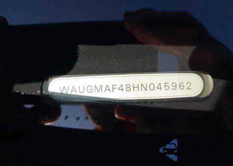 2017 Audi A4 2.0T Ultra Premium z USA, uszkodzony, nr VIN WAUGMAF48HN045962